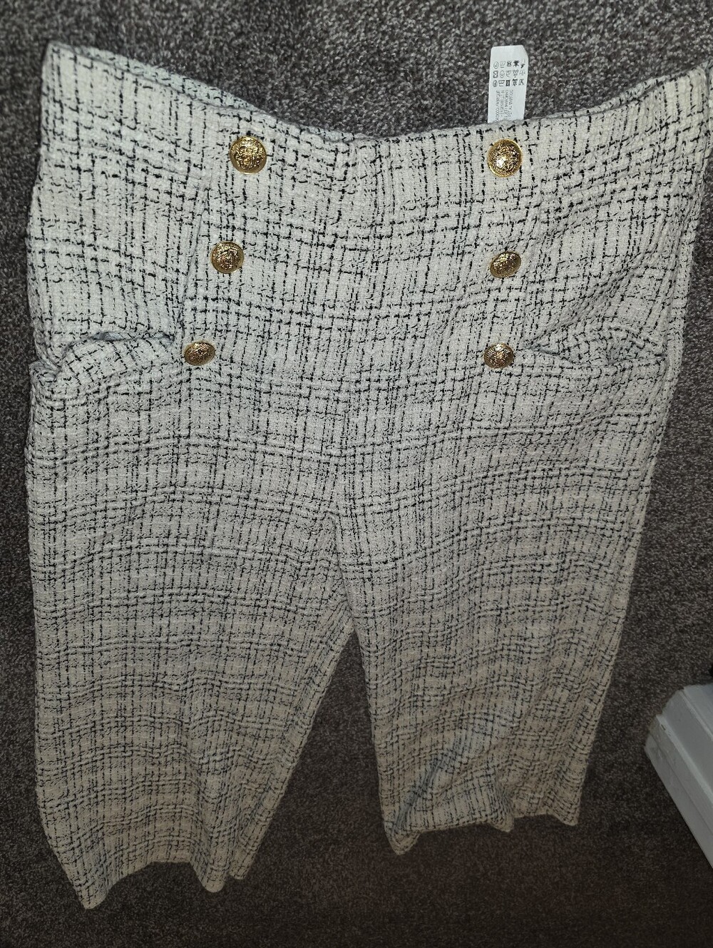 Zara Beautiful  Ivory Tweed Pants with Gold Buttons